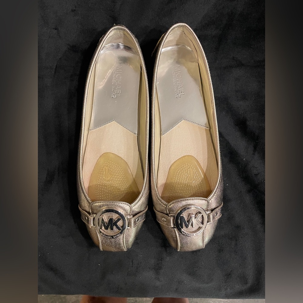 Micheal Kors, Fulton, gold metallic leather moccasin/ driving shoe. Size 9